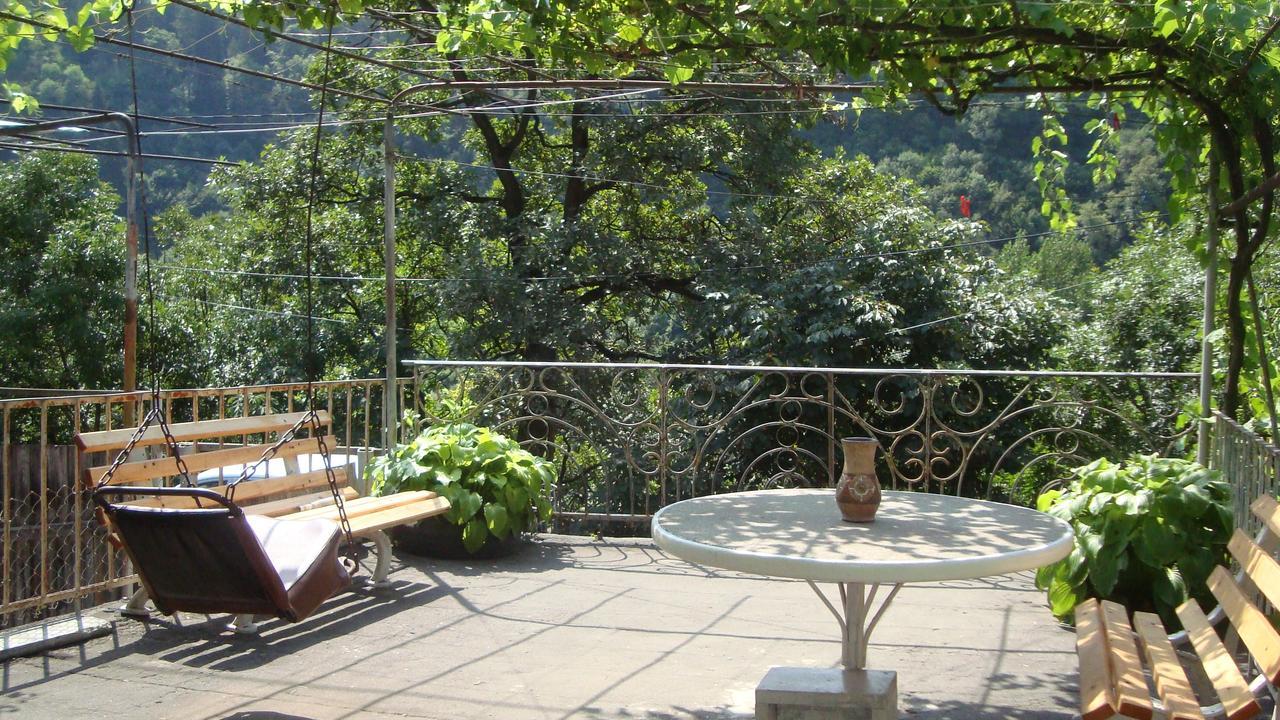 Guesthouse Valeria Borjomi Eksteriør bilde